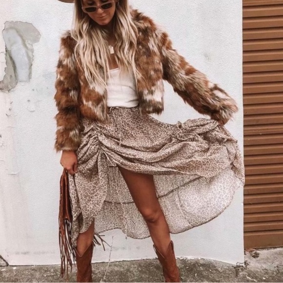 Leopard Print Bohemian Ruched Slit Maxi Skirt - Picture 2 of 9